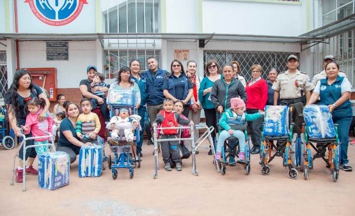 Las Manuelas entregan ayudas técnicas a niños, niñas, adolescentes y adultos mayores de la Casa de la Caridad y Fundación ABEI