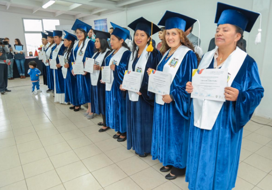 Familias de Huarcay, de la Misión Casa para Todos, se certificaron en competencias laborales