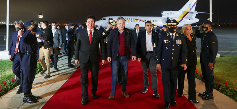 El presidente del Ecuador, Sr. Guillermo Lasso Mendoza, arriba a la ciudad de Lima-Perú para cumplir su agenda de la entrega de la presidencia Pro Tempore de la Comunidad Andina