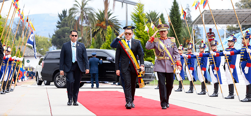El presidente Daniel Noboa, participó de la ceremonia por el aniversario de la creación de la aviación nacional en la Base Aérea Mariscal Sucre de Quito.
