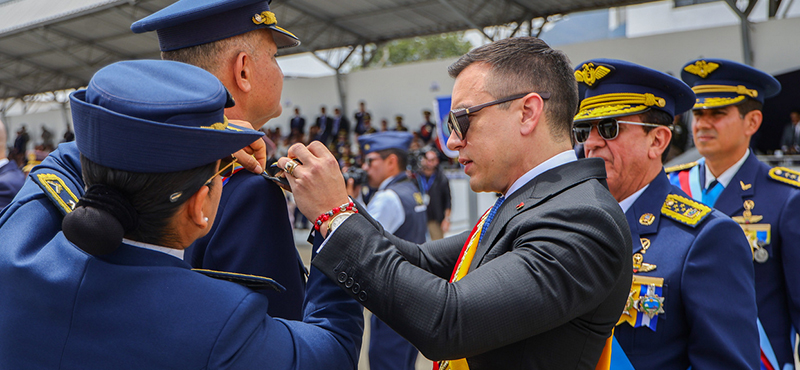 El presidente Daniel Noboa, participó de la ceremonia por el aniversario de la creación de la aviación nacional en la Base Aérea Mariscal Sucre de Quito.