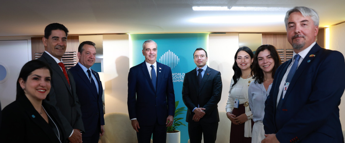 El presidente de la República, Daniel Noboa, mantuvo una reunión bilateral con su homólogo de República Dominicana, Luis Abinader en la ciudad de Dubái, como parte de la agenda presidencial en Emiratos Árabes Unidos.