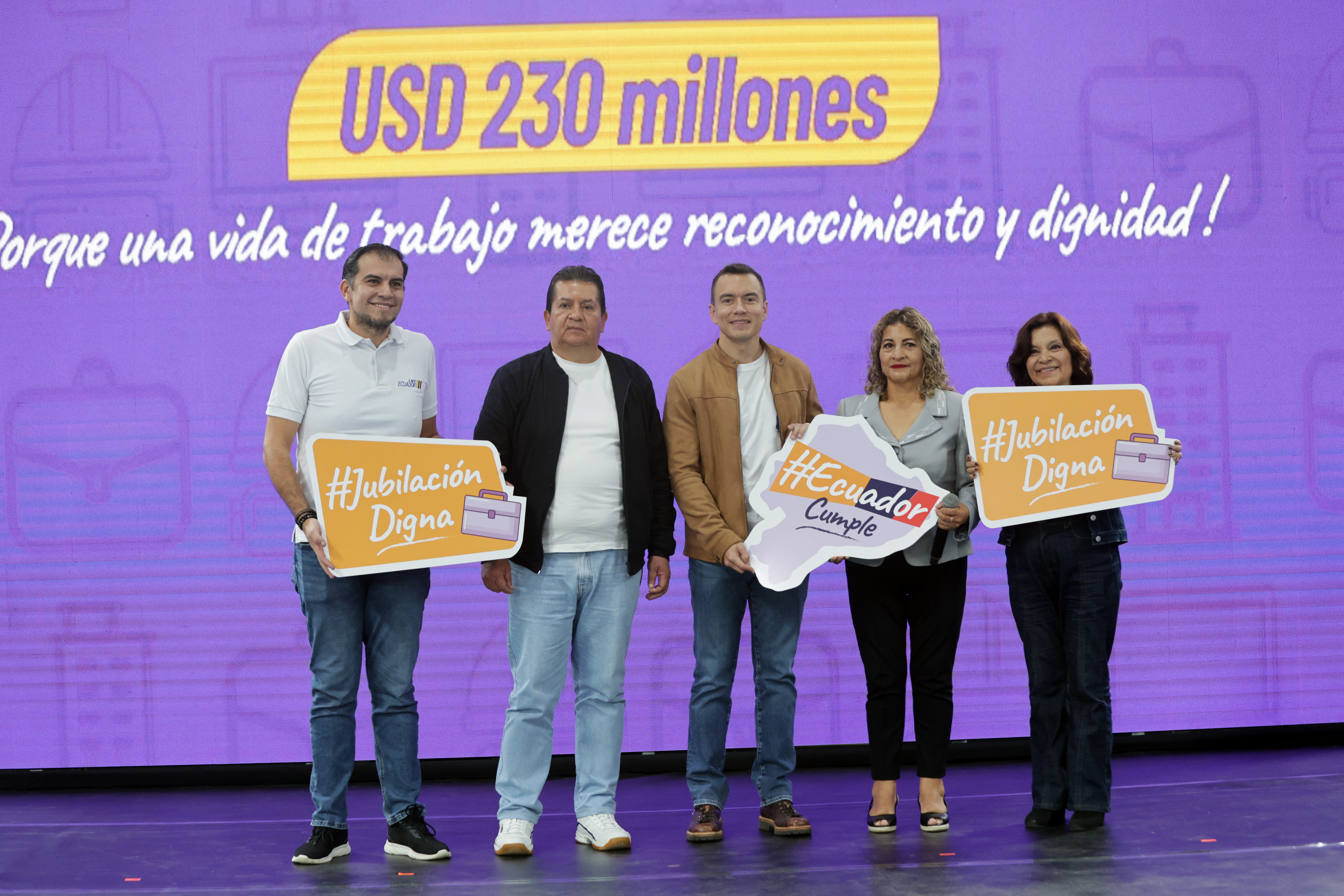 USD 230 MILLONES PARA 4.600 JUBILADOS: DANIEL NOBOA CUMPLE A QUIENES ENTREGARON SU VIDA AL SERVICIO PÚBLICO