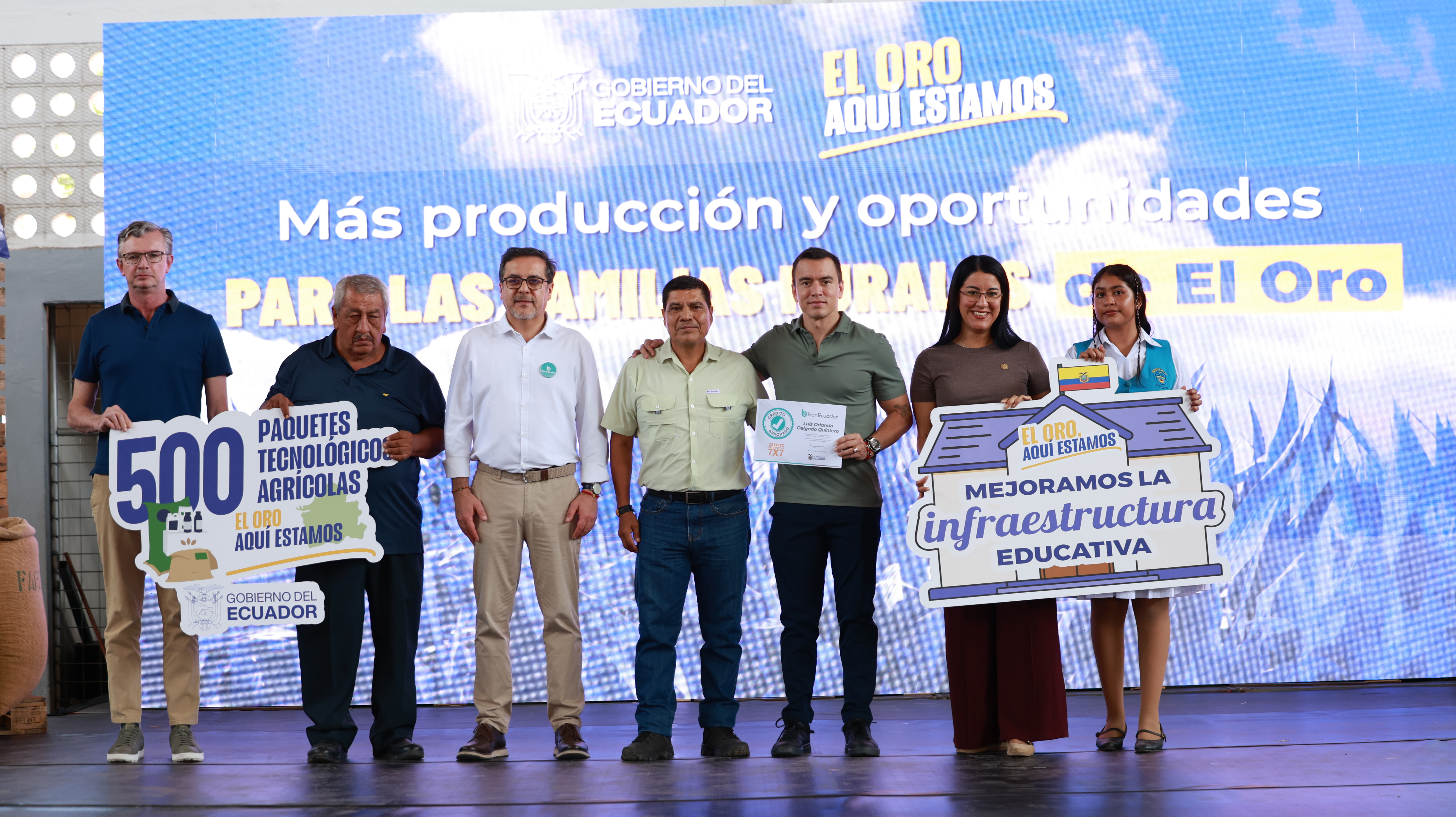 EL PRESIDENTE DANIEL NOBOA IMPULSA EL AGRO Y LA EDUCACIÓN DE EL ORO CON LA ENTREGA DE CRÉDITOS PRODUCTIVOS E INFRAESTRUCTURA