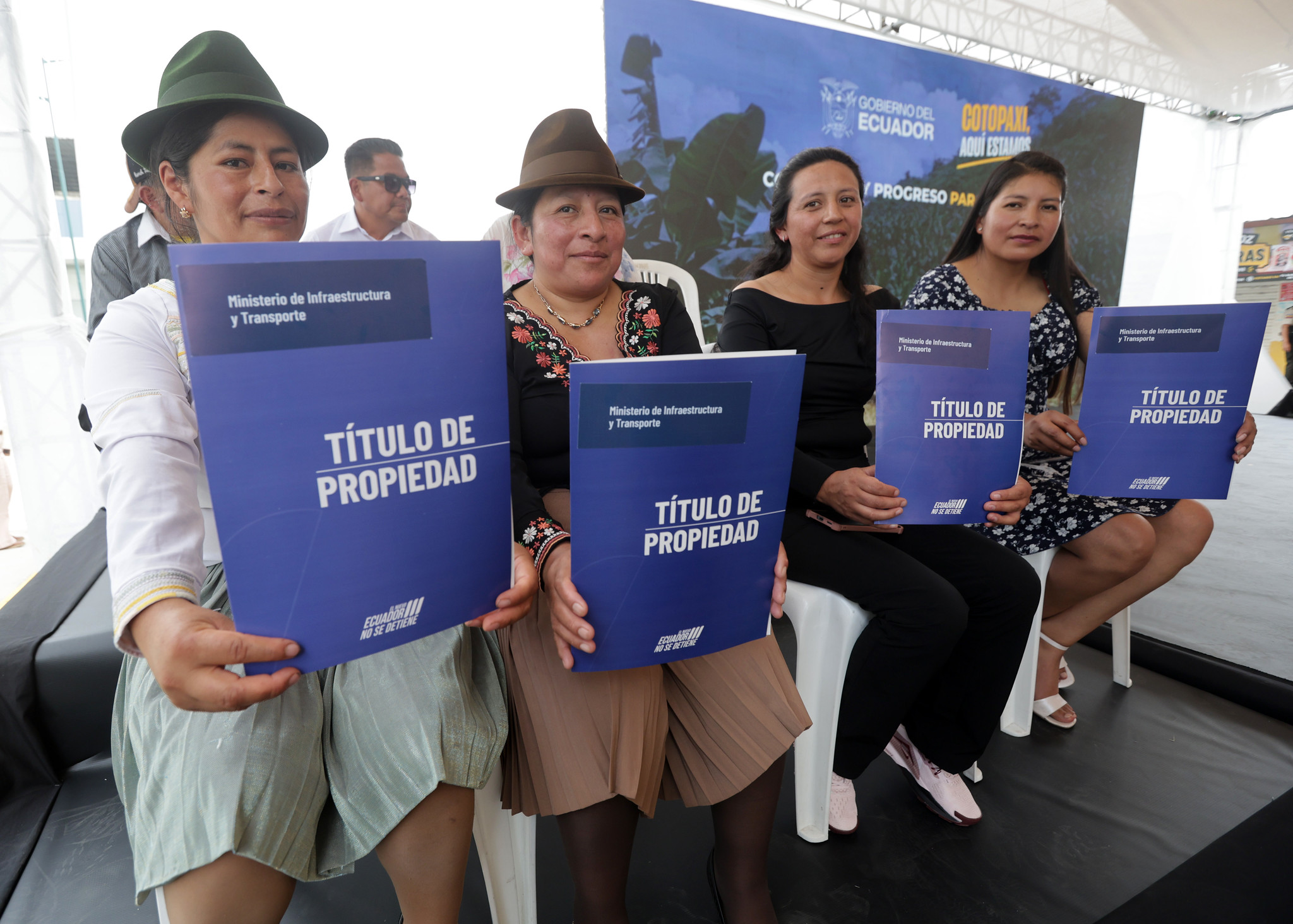 EL PRESIDENTE DANIEL NOBOA SUPERVISÓ LA CONSTRUCCIÓN DEL PUENTE QUIMÍS, QUE FORTALECERÁ LA MOVILIDAD DE 116 MIL MANABITAS