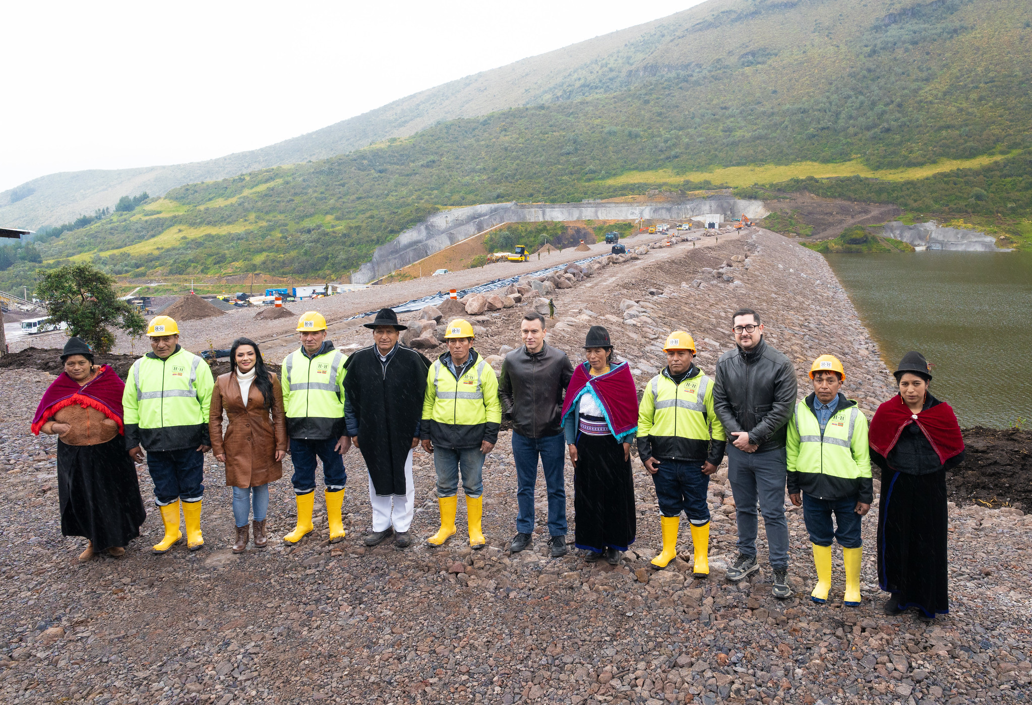 DANIEL NOBOA SUPERVISÓ EL AVANCE DEL EMBALSE CHIQUICAHUA QUE GARANTIZARÁ LA SEGURIDAD HÍDRICA EN TUNGURAHUA