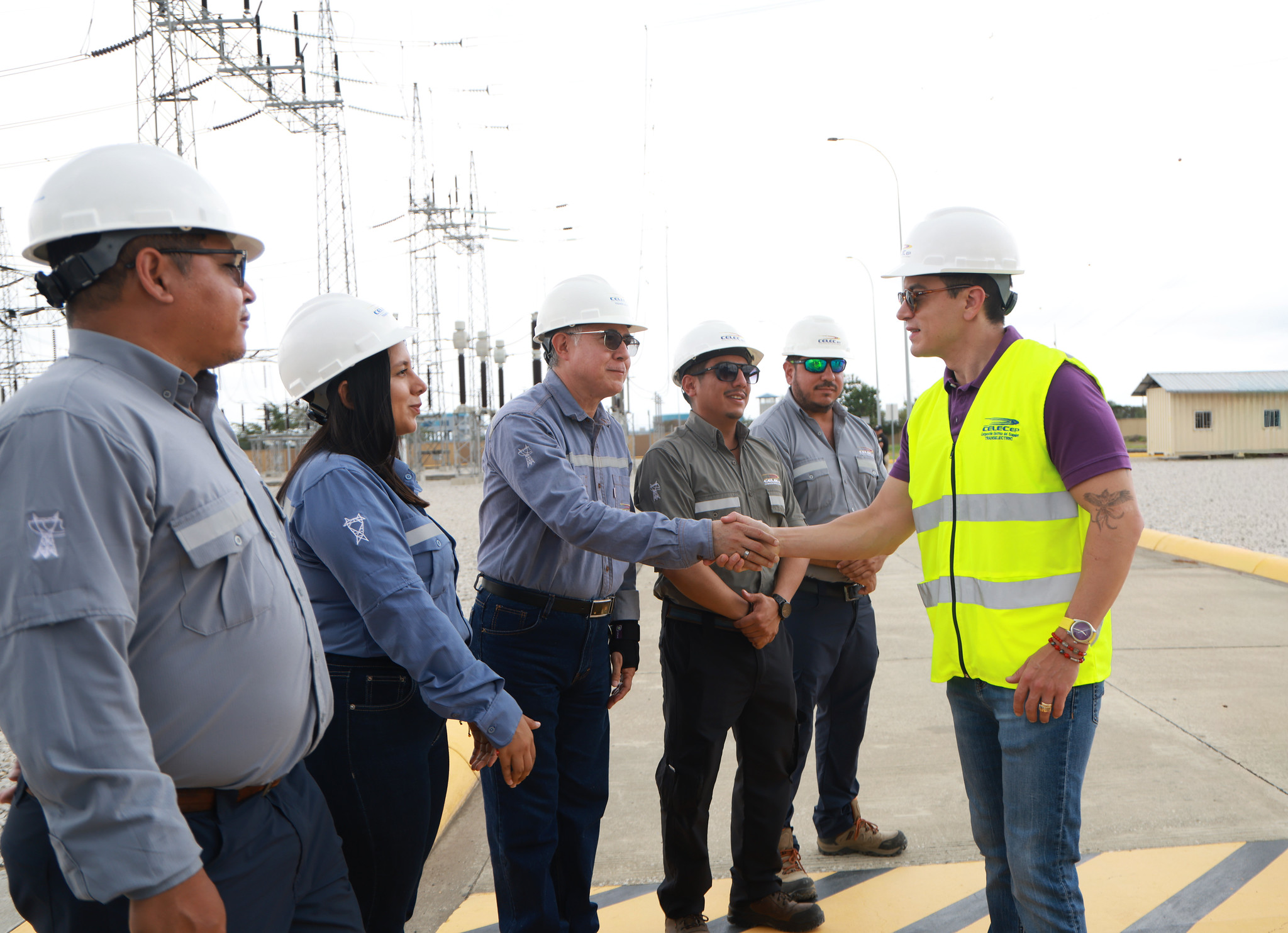 PRESIDENTE DANIEL NOBOA FORTALECE LA TRANSMISIÓN DE ENERGÍA ELÉCTRICA PARA GUAYAQUIL CON LA AMPLIACIÓN DE LA SUBESTACIÓN LAS ESCLUSAS